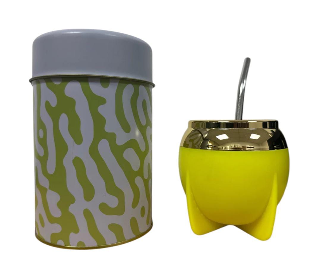 yerbero, mate y bombilla 